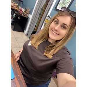 Meet your Posher, Alexis